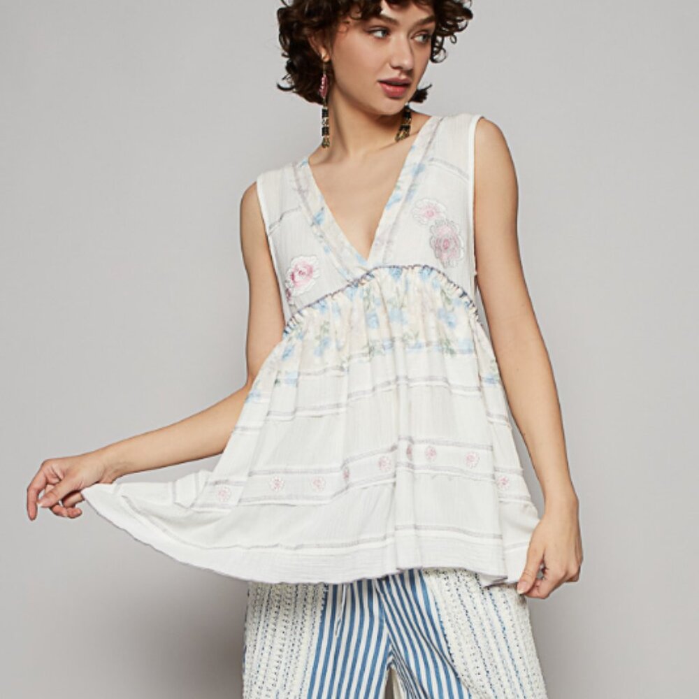 ๐ธ๐ชถโฎ๏ธ POL Embroidered Linen Patchwork Top NEW